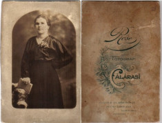 poza-Doamna in studio de epoca,Calarasi-Rose,per.interbelica foto