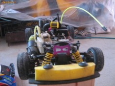 masinuta cu motor (metanol) foto