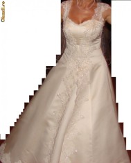 SUPER ROCHIE MIREASA TAFTA BROCARD CU BRODERIE MANUALA foto