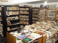 Lichidez Anticariat - Moinesti - Bacau - 15.000 carti foto