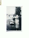 N FOTO 58 Mama si copil in landou -iunie 1925 -necirculata