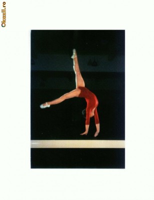 O FOTO 44 Sportiva chineza, evoluand la bara - necirculata foto