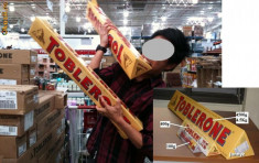 RARITATE!!! Ciocolata TOBLERONE 4,5kg foto