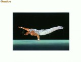Q FOTO 04 Gimnast chinez, evoluand la sol -necirculata