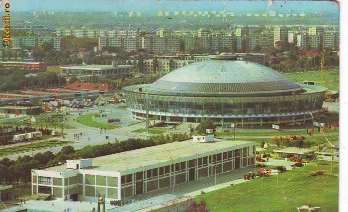 S 6525 BUCURESTI Pavilionul central Piata Scanteii circlulata