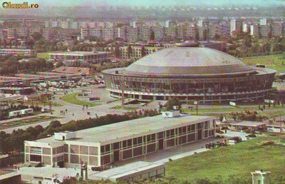 S 6707 BUCURESTI Pavilionul central expozitional Circulata foto