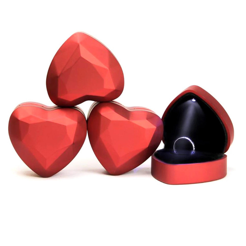 Cutie inel cu LED integrat pt logodna, casatorie, forma de inima, cadou  inedit | Okazii.ro