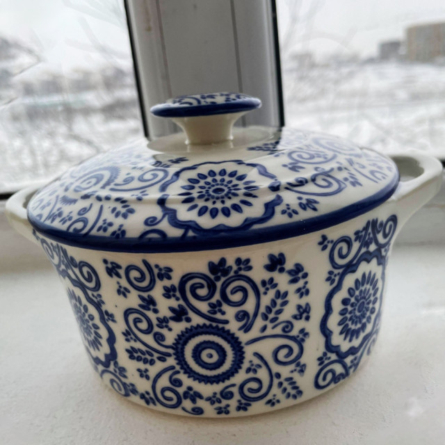 Bol din ceramica cu capac pentru supa sau ciorba, model albastru floral,  600 ml | arhiva Okazii.ro