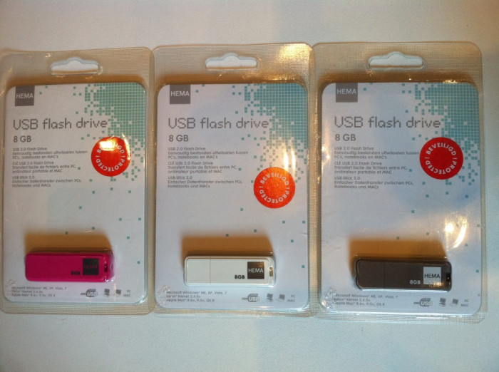 STIK USB DE 8GB marca HEMA