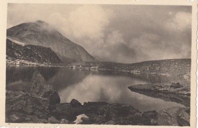 B71622 Lacul Avrig Muntii fagarasului foto