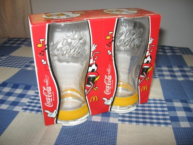 Pahare pahar COCA-COLA bratara galbena din promotia EURO 2012 de la  McDonald's, NOU-NOUTE, SIGILATE !!! | arhiva Okazii.ro