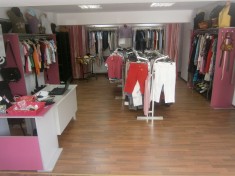 Lichidez magazin haine Second Hand foto