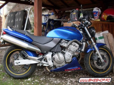 Motocicleta Honda Hornet foto