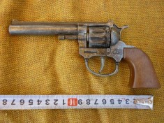 revolver cu capse foto