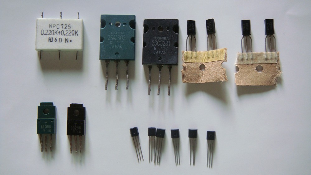 Coppia NOS Toshiba 2SA1306B / 2SC3298B – Transistor Power TO-220, Made In Japan