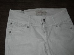 Blugi BSK DENIM, culoare gri deschis, masura 42, purtati dar in stare f.buna