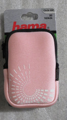 CS31 Husa aparat foto geanta Hama Fancy Neopren Pink camera bag photo Circle 60c dimensiuni interioare 75x15x110mm cu locas de card foto