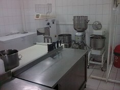 UTILAJE COFETARIE PATISERIE , LABORATOR LA CHEIE CU SPATIU PROPRIETATE 180 MP foto