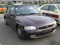 Dezmembrez FORD ESCORT Cabrio 1996 foto