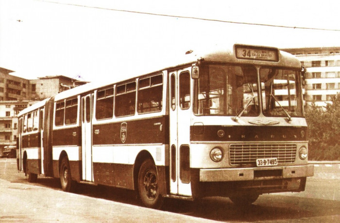Carte postala ilustrata Autobuz Ikarus articulat, in 1974