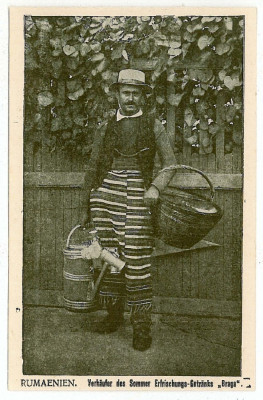 771 - Ethnic, BRAGA seller - old postcard - unused foto