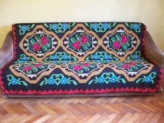 Cuvertura/Covertura superba din lana, tesuta manual la razboi taranesc (Ardeal), culori vii, frumoase; ca noua, folosita foarte putin, tinuta ca decor foto