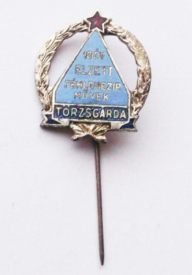 INSIGNA COMUNISTA UNGARIA 10 ANI TORZSGARDA ** foto