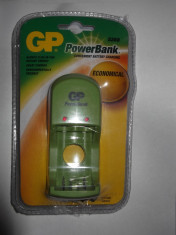 Kit Charger GP PowerBank cu 2 baterii GP 1600 NiMH+ 2 baterii GP 2700 NiMH foto