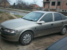 Dezmembrez Opel Vectra an 98 motor 1,8i 16 V foto