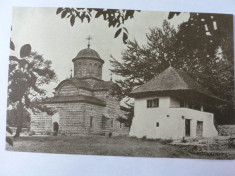 CURTEA DE ARGES - BISERICA DOMNEASCA - CARTE POSTALA ILUSTRATA PUBLICITARA - PERIOADA INTERBELICA - SEPIA foto