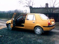 dezmembrez dacia solenza foto