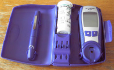 Set Tester diabet Accu-CHEK Active (Glucometru , pix , bandelete in cutie) foto