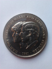 Crown-25 New Pence 1981,moneda URIASA comemorativa printul Charles si Lady Diana,Anglia-Marea Britanie foto
