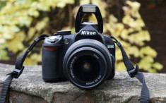 Aparat Nikon D3100+obiectiv AFS Nikkor 55-200 mm VR+Blitz Nissin foto