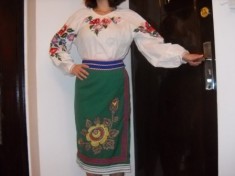 costum popular Ucraina - vechime 85 ani foto