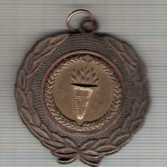 C536 Medalie FAR POST (Club de Fotbal)-marime42X48 mm, gr.aprox.22 gr.-starea care se vede