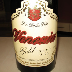 Vand VIN SPUMOS "LA DOLCE VITA " 1996, 3L