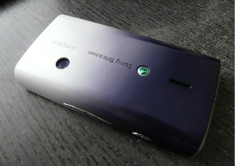 Sony Ericsson Xperia X8 foto