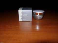 Crema pentru lifting facial ThermaFirm Avon foto