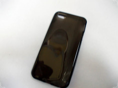 Vand husa Iphone 5 pe negru(calitate foarte buna) foto