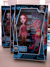 PAPUSA MONSTER HIGH / MONSTER CLUB. UN CADOU MINUNAT PENTRU FETITE. foto