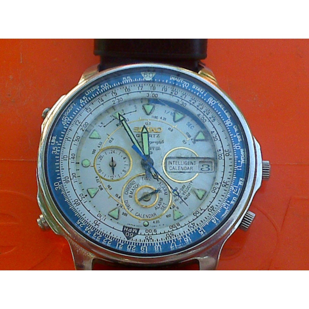 SEIKO QUARTZ CHRONOGRAPH SPORTS 150 INTELLIGENT CALENDAR EXTREM DE RAR