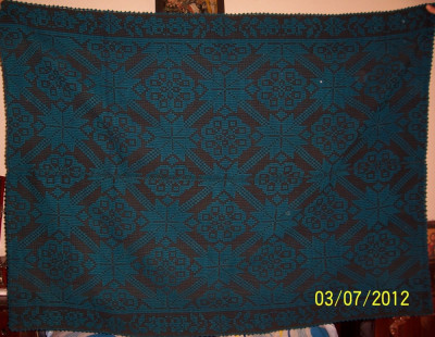 fata de masa din lana, model albastru traditional autentic taranesc, tesuta manual in razboi, margine crosetata,Ardeal/ Transilvania-Alba, 1940, NOUA foto
