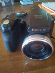 Fujifilm S5700 impecabil, cu toate accesorile + 2 carduri de memorie foto