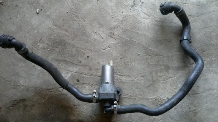 pompa recirculare BMW E81, E87 incalziere auxiliara foto mare pompa recirculare BMW E81, E87 incalziere auxiliara foto mare