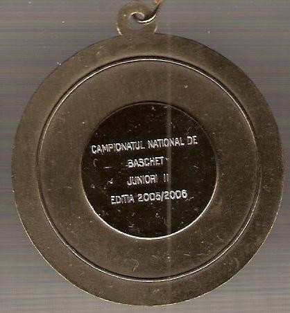 C188 Medalie CAMPIONATUL NATIONAL DE BASCHET JUNIORI II-EDITIA 2005/2006  -panglica tricolor-marime circa 49X54 mm - aprox. 30 gr -starea care se  vede | Okazii.ro
