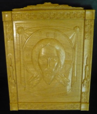Icoana din lemn in relief, Iisus cu Giulgiu, 33cm x 25cm, lacuita foto