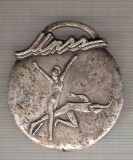 C225 Medalie Campion D&#039;Academie-Uniunea Nationala de Sport Scolar -Franta 1990 -marime circa38x43mm-aprox.23gr -starea care se vede