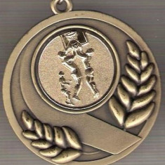 C202 Medalie Campionatul National de Baschet- Juniori II -2005/2006 -panglica tricolor -marime circa 50X55 mm - aprox. 28 gr -starea care se vede