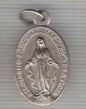 C245 Medalie veche(medalion) -religioasa -catolica -1830-marime circa15X26mm-aprox.5gr -starea care se vede